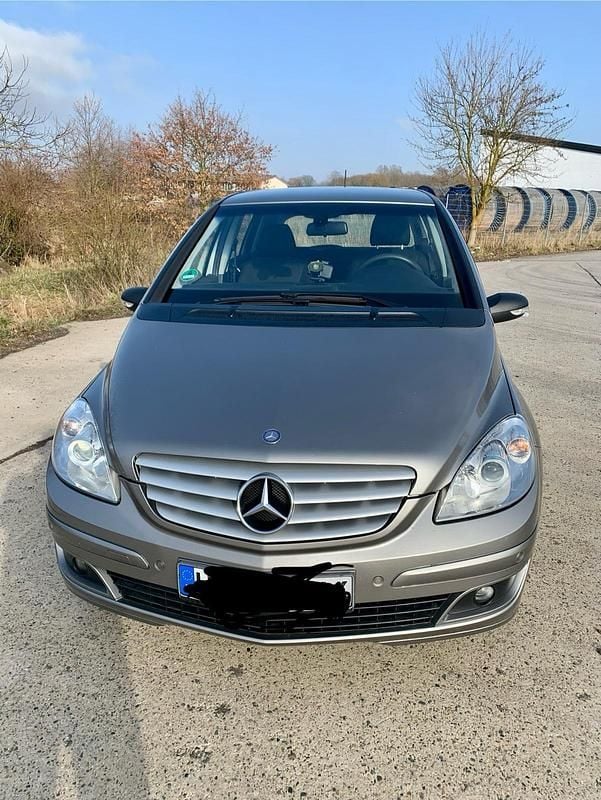 Gebraucht Mercedes B180 109 PS (80 kW) 2006 Grau Van / Kleinbus