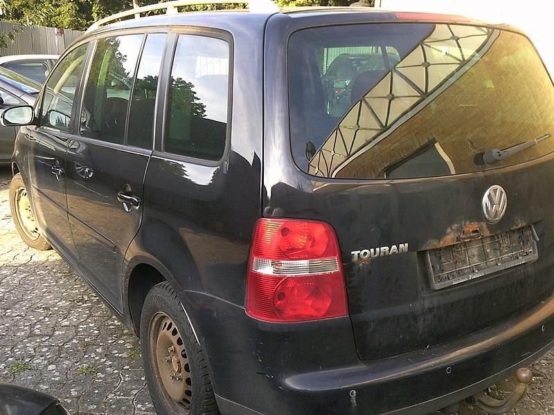 Gebraucht VW Touran Highline 140 PS (102 kW) 2006 Deep black perleffekt Van / Kleinbus