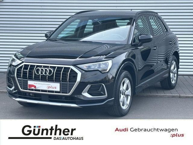 Schwarz (mythosschwarz metallic) Gebraucht 2024 Audi Q3 Advanced SUV | 36.229 € (Superpreis) - Bild 1/4