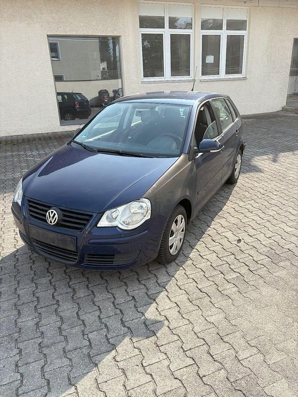 Blau Gebraucht 2005 VW Polo Comfortline Limousine | 600 € (Superpreis) - Bild 1/4