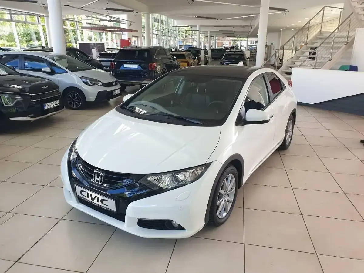 Gebraucht Honda Civic Executive 120 PS (88 kW) 2014 Weiß Kleinwagen