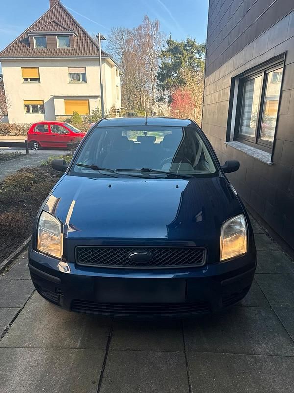 Second-hand Ford Fusion 2002 Albastru Hatchback