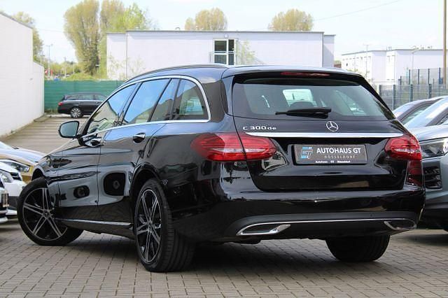 Gebraucht Mercedes C300e 306 PS (225 kW) 2021 Obsidianschwarz Kombi