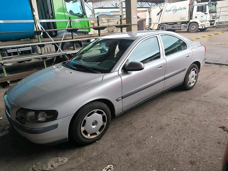 Gebraucht Volvo S60 140 PS (102 kW) 2001 Silber Limousine