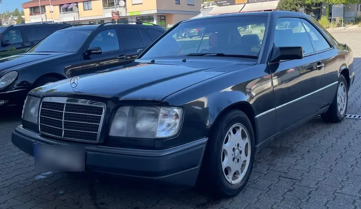 Gebraucht Mercedes E230 136 PS (100 kW) 1990 Schwarz Coupé