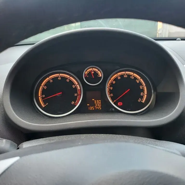 Gebraucht Opel Corsa Active 87 PS (63 kW) 2013 Schwarz Kleinwagen