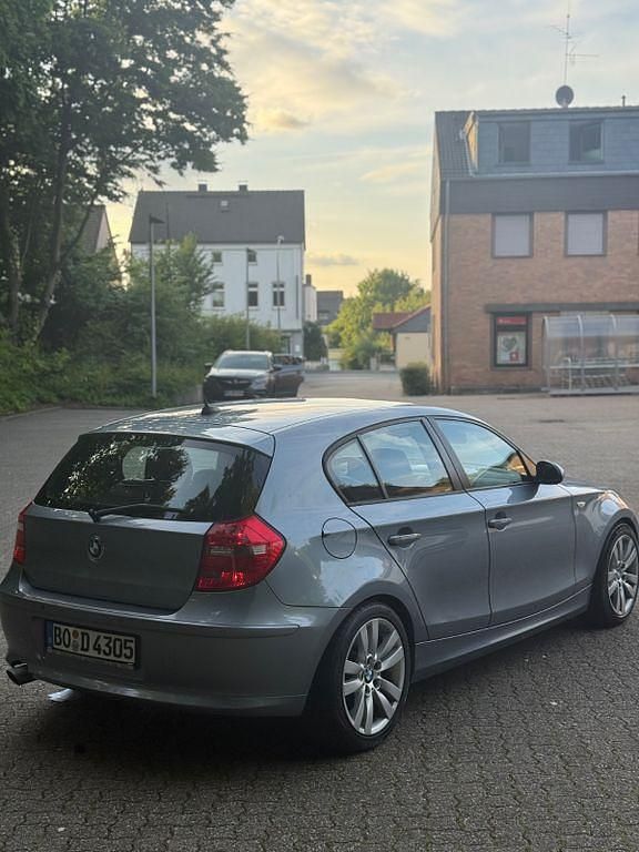 Grau Gebraucht 2008 BMW 120 Kleinwagen | 4.250 € (Guter Preis) - Bild 1/4