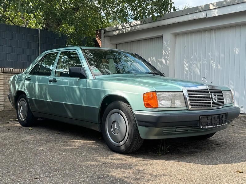 Grün Gebraucht 1991 Mercedes 190 Limousine | 9.750 € - Bild 1/4