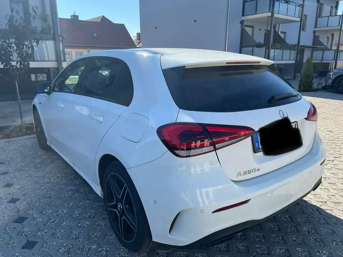 Gebraucht Mercedes A250 Edition 218 PS (160 kW) 2021 Weiß Limousine
