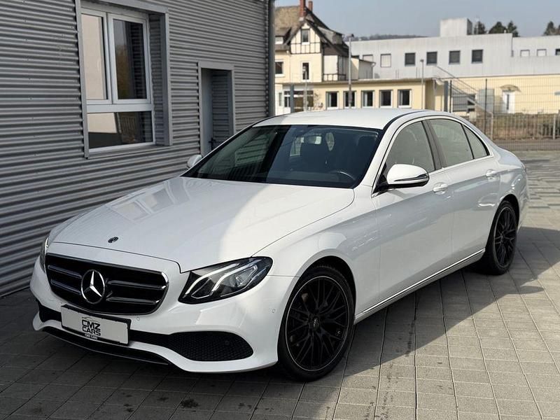 Gebraucht Mercedes E220 194 PS (142 kW) 2018 Weiß Limousine