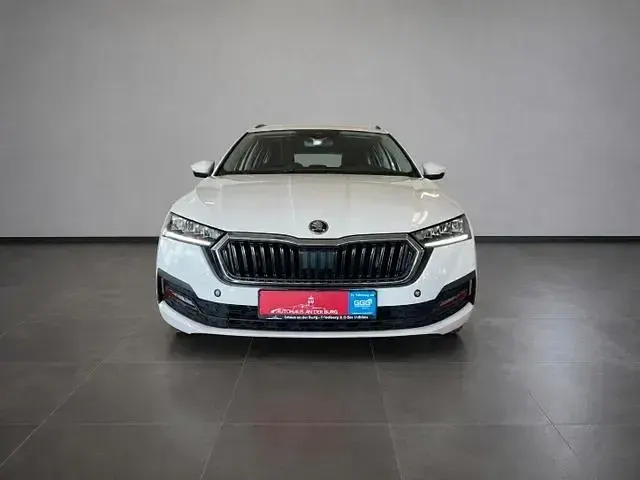 Gebraucht Skoda Octavia Ambition 110 PS (80 kW) 2022 Weiß Kombi