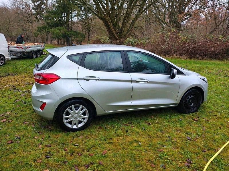 Gebraucht Ford Fiesta Cool & Connect 86 PS (63 kW) 2019 Silber Kleinwagen