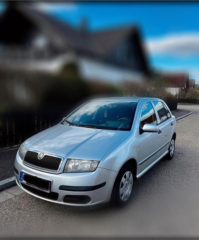Silber Gebraucht 2006 Skoda Fabia Limousine | 900 € (Superpreis) - Bild 1/4