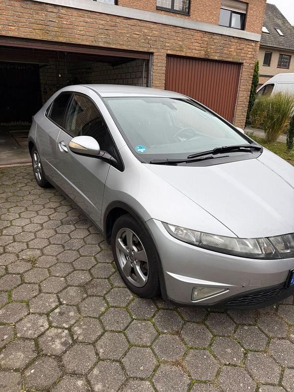 Grau Gebraucht 2006 Honda Civic LS Limousine | 3.350 € (Teuer) - Bild 1/4