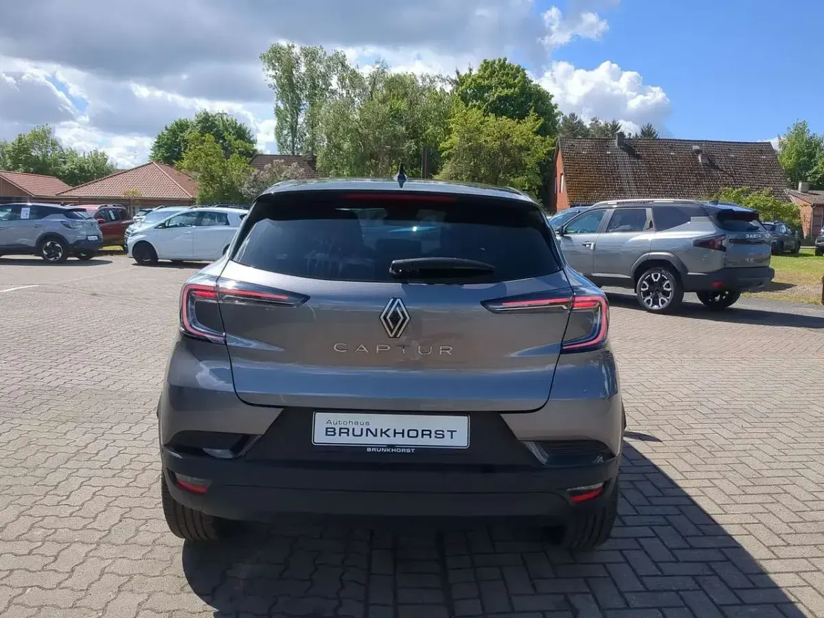 Nowe Renault Captur Techno 91 KM (66 kW) 2026 Szary SUV