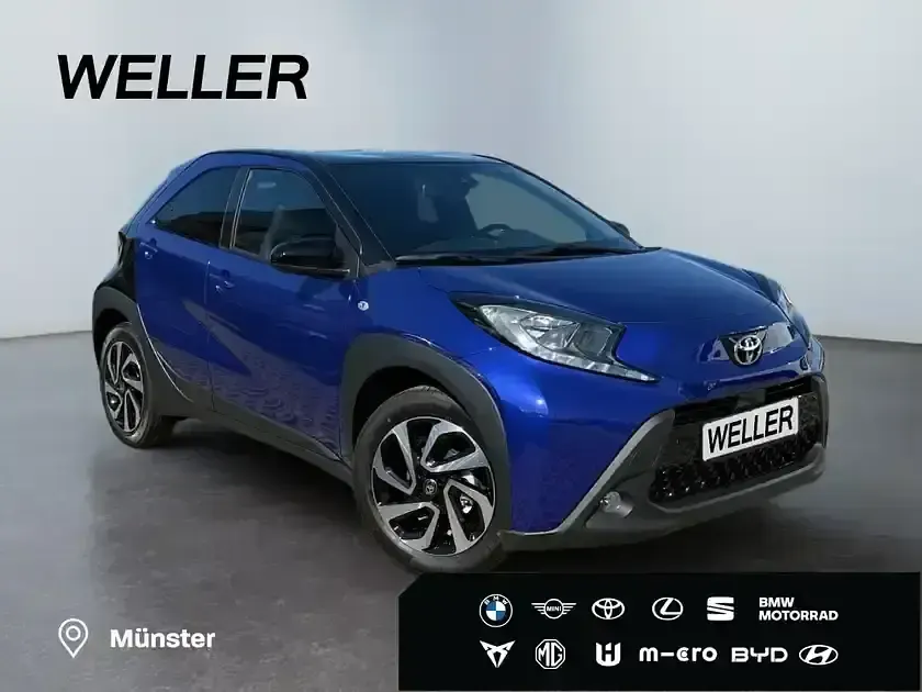 Neu Toyota Aygo 72 PS (52 kW) 2025 Juniper blue metallic / dach mysticschwarz mica (blau) Kleinwagen
