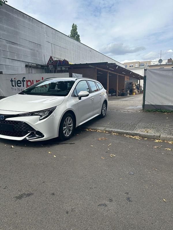 Gebraucht 2024 Toyota Corolla Kombi | 29.500 € - Bild 1/4