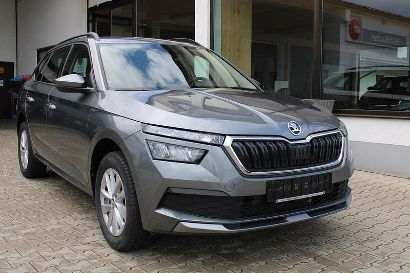 Grau Gebraucht 2024 Skoda Kamiq SUV | 21.990 € (Fairer Preis) - Bild 1/4