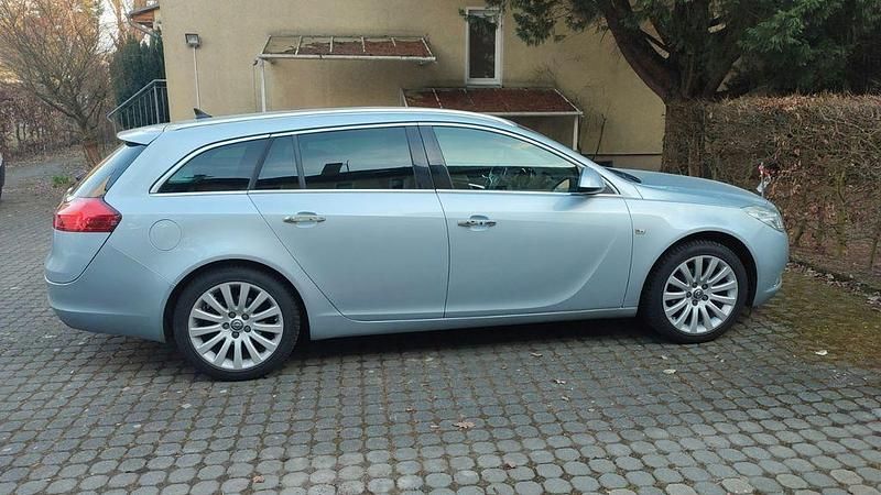 Gebraucht Opel Insignia Edition 131 PS (96 kW) 2013 Silber Kombi