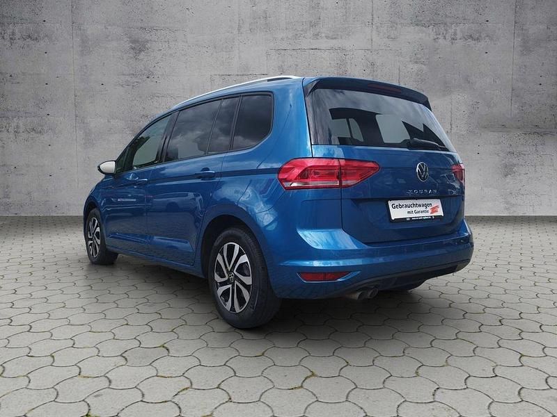 Gebraucht VW Touran Active 150 PS (110 kW) 2022 Caribbean blue metallic Van / Kleinbus