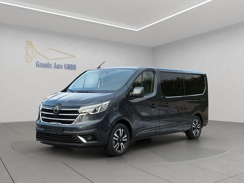Grau Gebraucht 2024 Renault Trafic Van / Kleinbus | 37.555 € (Superpreis) - Bild 1/4