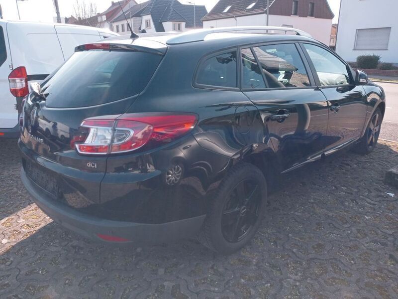 Gebraucht Renault Mégane III LIMITED 110 PS (80 kW) 2015 Schwarz Limousine