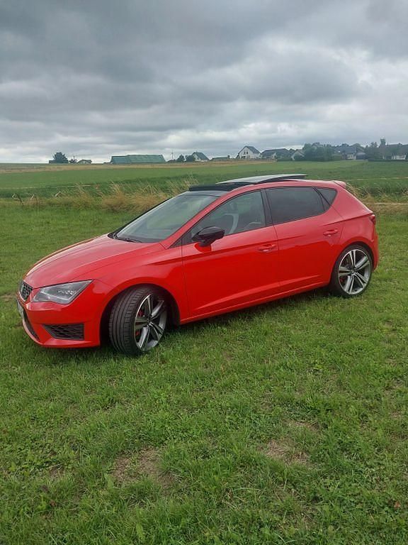 Gebraucht Cupra Leon 290 PS (213 kW) 2016 Rot Limousine