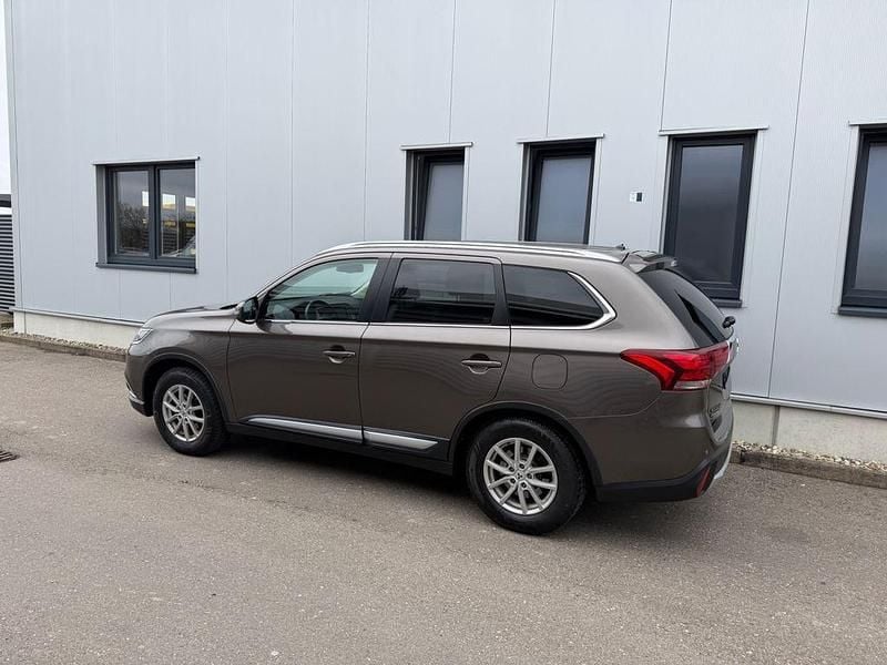 Gebraucht Mitsubishi Outlander 150 PS (110 kW) 2017 Braun SUV