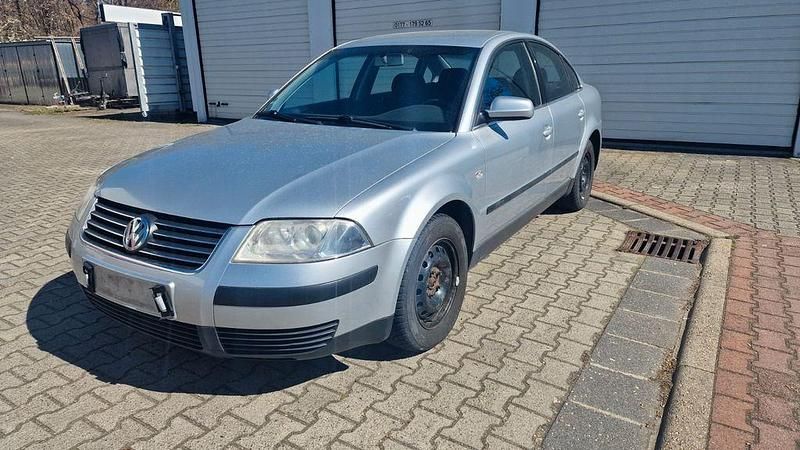 Gebraucht VW Passat 102 PS (75 kW) 2001 Silber Limousine