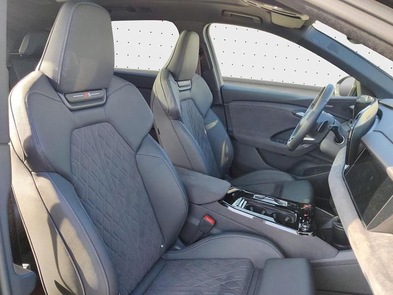 Gebraucht Audi SQ6 e-tron Ambiente 359 kW (489 PS) 2024 Daytonagrau perleffekt SUV