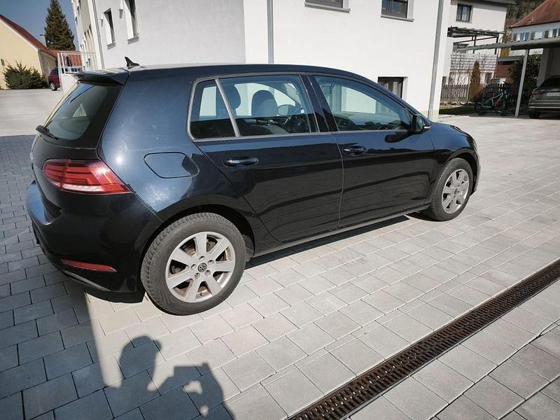 Gebraucht VW Golf VII Comfortline 86 PS (63 kW) 2017 Schwarz Limousine