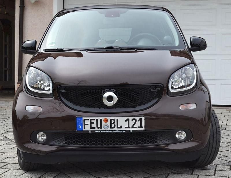 Usado Smart ForFour 90 HP (66 kW) 2018 Castanho Citadino