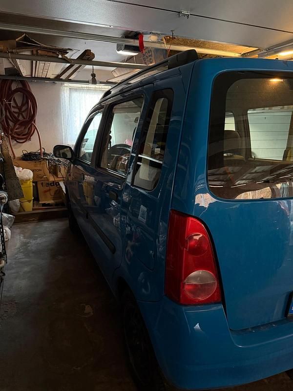 Gebraucht Opel Agila 75 PS (55 kW) 2001 Blau Van / Kleinbus