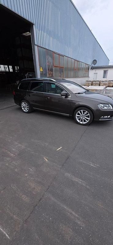Gebraucht VW Passat Highline 150 PS (110 kW) 2014 Braun Kombi