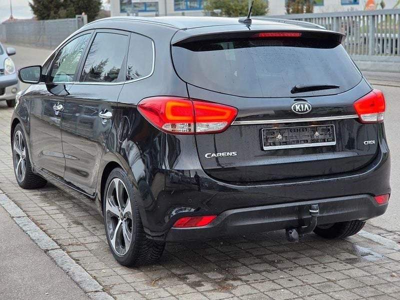 Gebraucht Kia Carens Spirit 136 PS (100 kW) 2015 Schwarz Van / Kleinbus