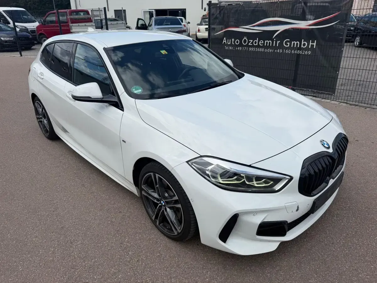 Gebraucht BMW 120 M Sport 190 PS (139 kW) 2021 Weiß Kleinwagen