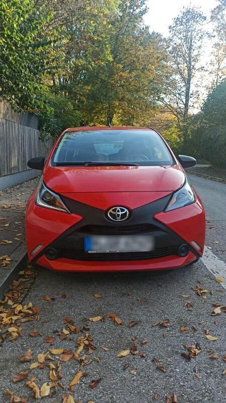 Rot Gebraucht 2016 Toyota Aygo Kleinwagen | 8.000 € (Fairer Preis) - Bild 1/4