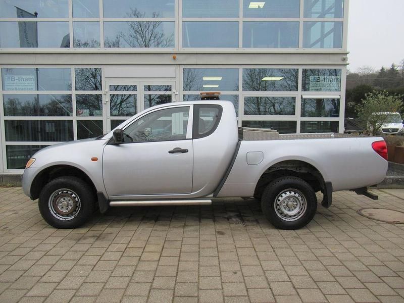 Gebraucht Mitsubishi L Invite 136 PS (100 kW) 2008 Silber SUV