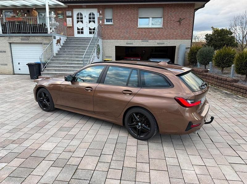 Gebraucht BMW 320 190 PS (139 kW) 2020 Braun Kombi