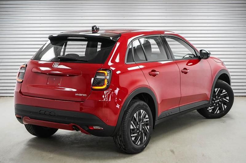 Neu Fiat 600 2025 Passione rot metallic () SUV