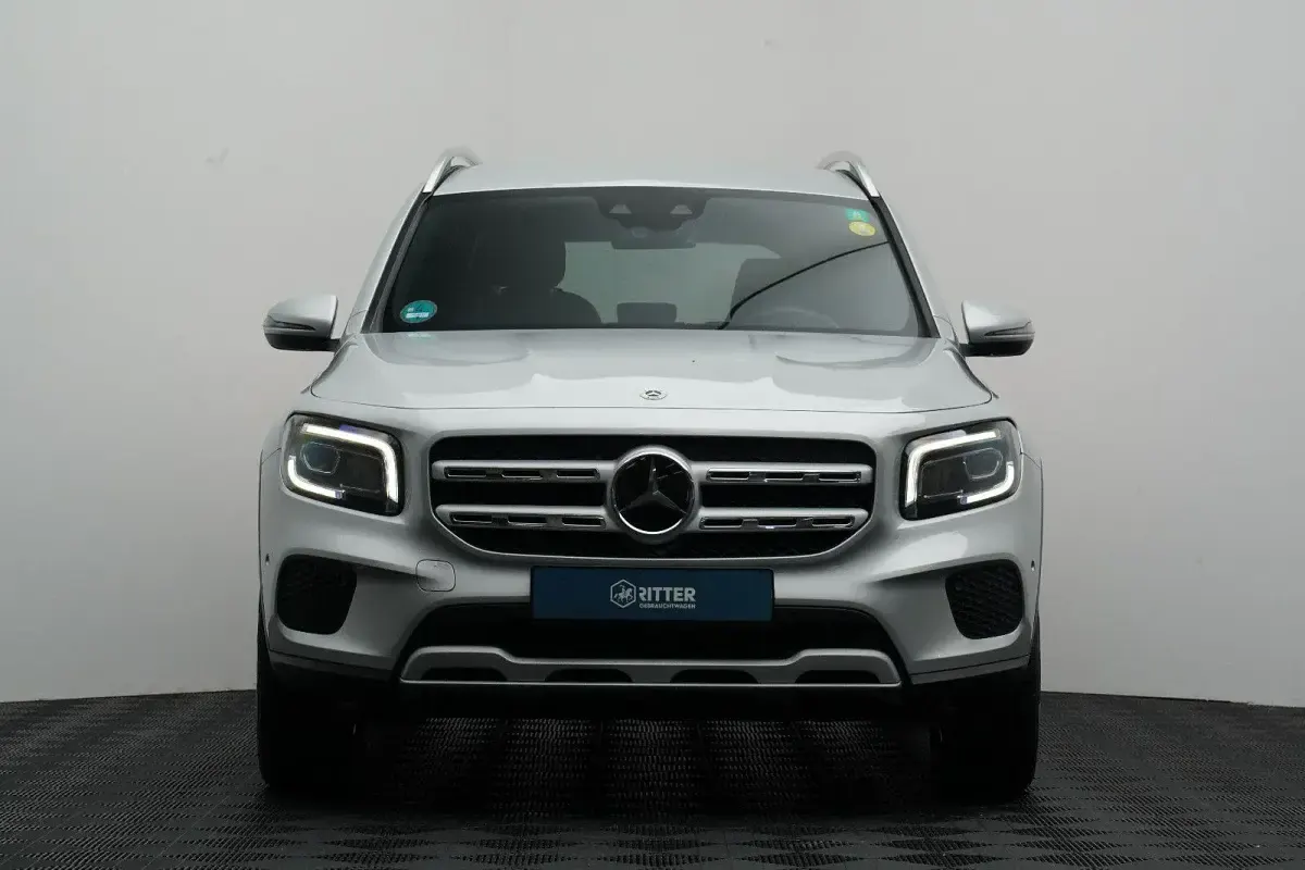 Gebraucht Mercedes GLB200 150 PS (110 kW) 2023 Silber SUV