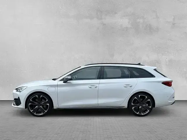 Gebraucht Cupra Leon VZ 245 PS (180 kW) 2023 Weiß Limousine