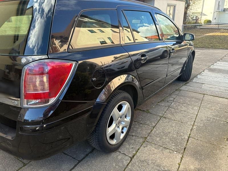 Gebraucht Opel Astra 116 PS (85 kW) 2007 Schwarz Kombi