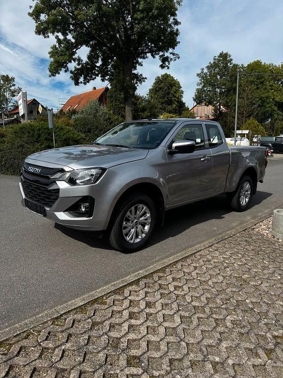 Neu Isuzu D-Max 163 PS (119 kW) 2025 Silber Abholung