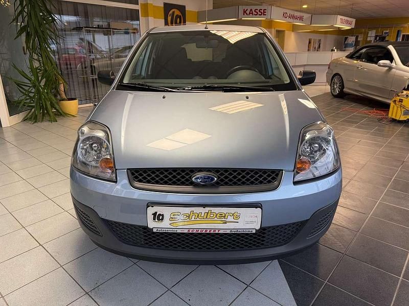 Gebraucht Ford Fiesta Ambiente 80 PS (58 kW) 2006 Blau Kleinwagen
