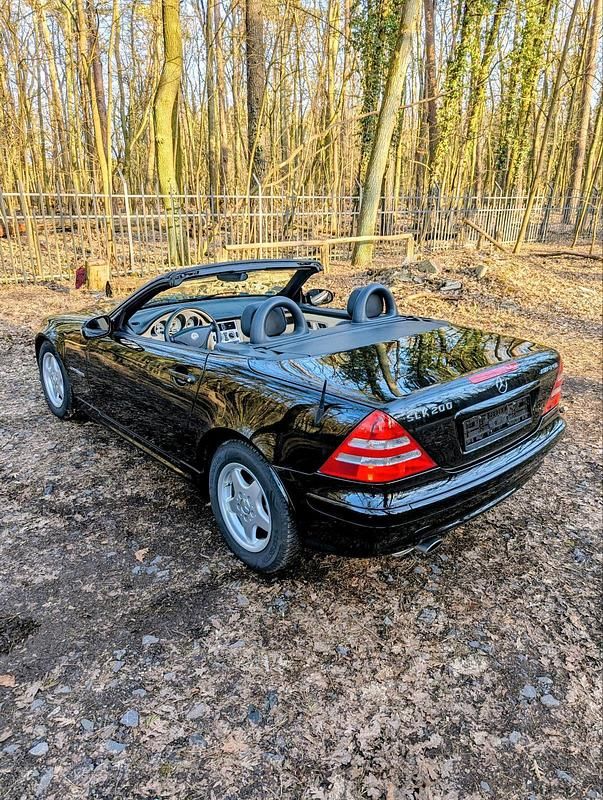 Gebraucht Mercedes SLK200 163 PS (119 kW) 2000 Schwarz Cabrio
