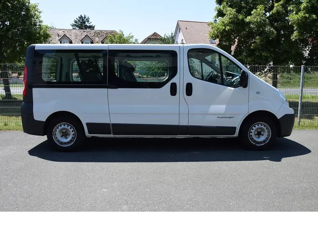 Gebraucht Renault Trafic 114 PS (83 kW) 2010 Weiß Van / Kleinbus