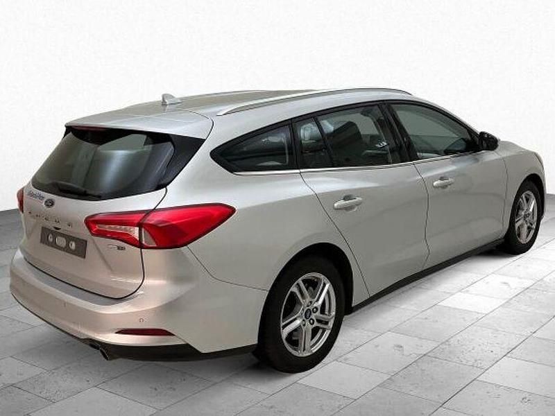 Gebraucht Ford Focus Cool & Connect 140 PS (102 kW) 2022 Silber Limousine