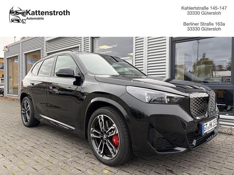 Schwarz Neu 2025 BMW iX1 Performance SUV | 59.990 € - Bild 1/4