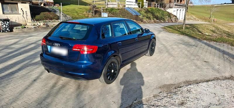 Gebraucht Audi A3 105 PS (77 kW) 2012 Blau Kleinwagen